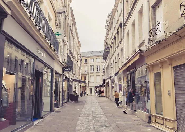 Apartamento La Maison De La Liberte Jules Verne *