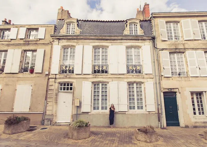 La Maison De La Liberte Jules Verne * Poitiers